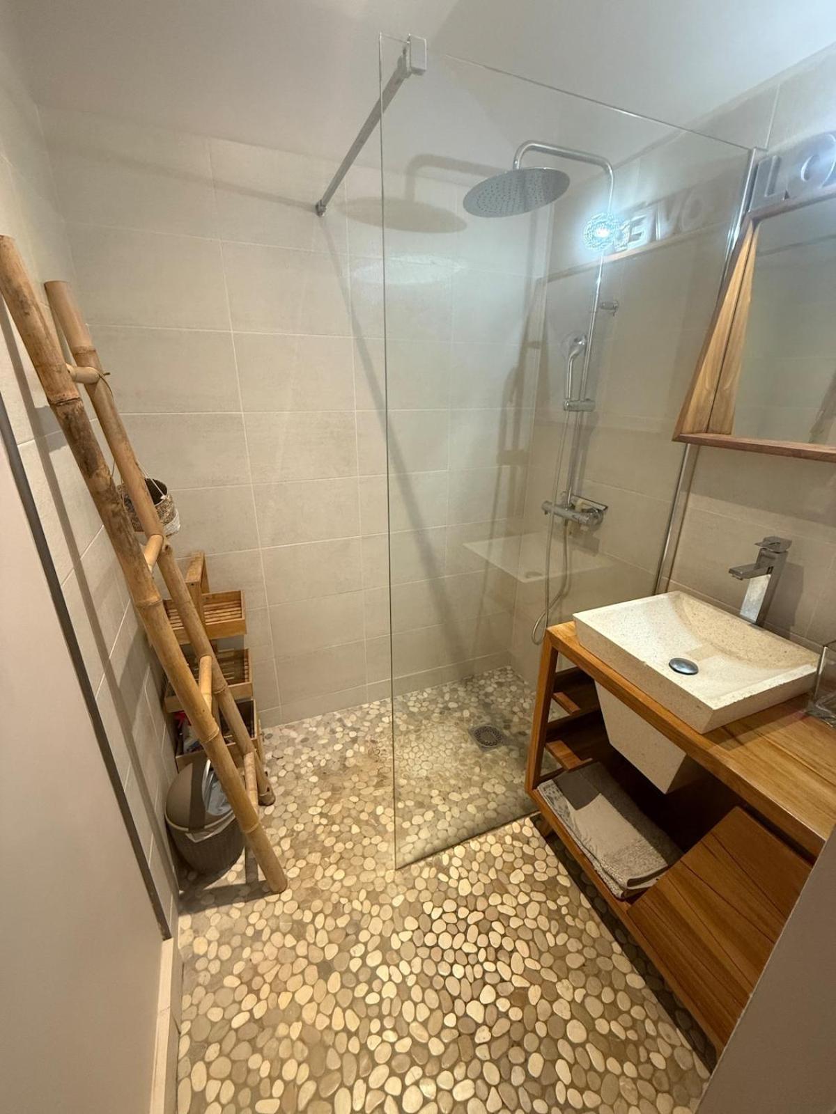 Le Havre De Paix En Garrigue 4 Chambres 3 Sdb Piscine Bezouce Ngoại thất bức ảnh